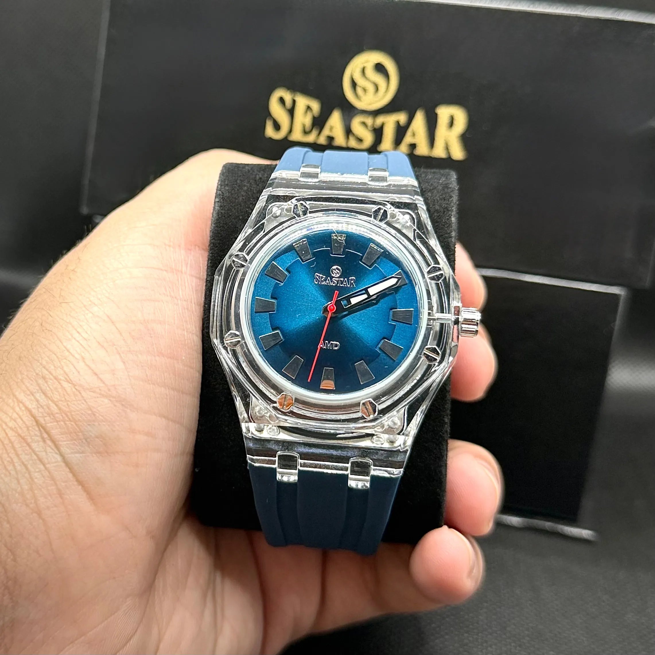 Transparent Dial Seastar Watch - Water Resistant