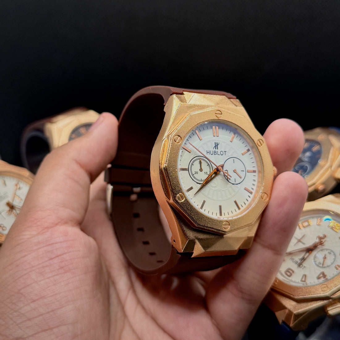 Luxury Men's Watch With Golden Shiny Dial – Elegant & Premium Look